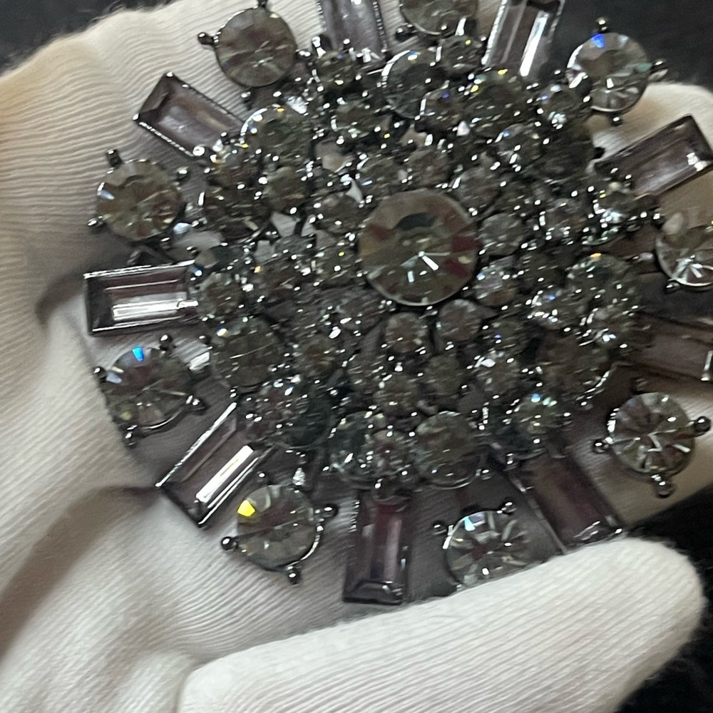 Chico's Silver and Gray Brooch